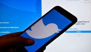 تويتر يعلن الحرب على المعلومات المغلوطة