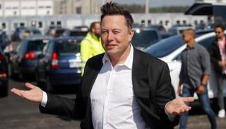 إيلون ماسك الرئيس التنفيذي لتسلا