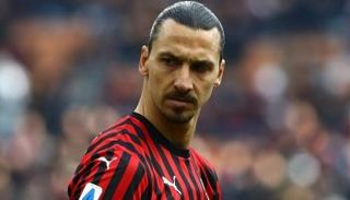 زلاتان إبراهيموفيتش مهاجم ميلان