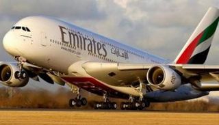 طائرة تتبع أسطول طيران الإمارات