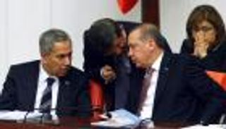 أردوغان في كتاب دميرتاش.. صفحات قمع تؤجج الحرب على أرينتش