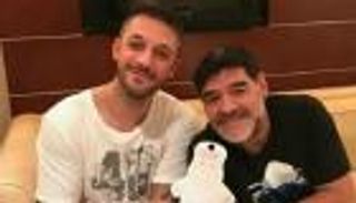 "جريمة حمقاء".. محامي مارادونا يطالب بالتحقيق في ملابسات وفاته