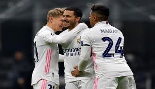 احتفال هازارد بهدفه أمام إنتر ميلان