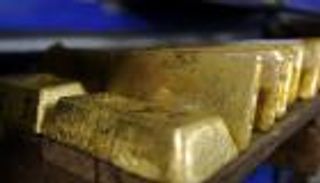 أسعار الذهب اليوم.. الدولار المنخفض يشعل بريق المعدن الأصفر