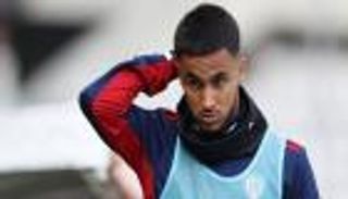 لعنة "الورقة الرابحة" تواصل مطاردة الجزائري آدم وناس في إيطاليا