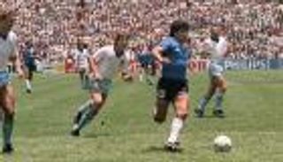 كيف قادت نصيحة "طفل" مارادونا لتسجيل هدف "القرن العشرين"؟