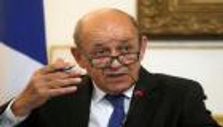 لودريان لا يستبعد تصنيف الإخوان "إرهابية" بفرنسا.. ويحذر تركيا