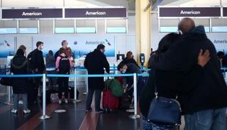 أمريكيون في مطار ريجان الدولي
