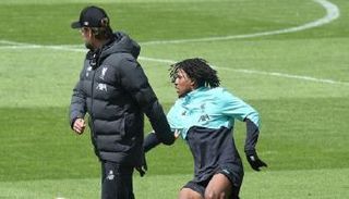 يورجن كلوب وياسر العروسي 