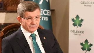 أحمد داود أوغلو رئيس حزب "المستقبل" التركي