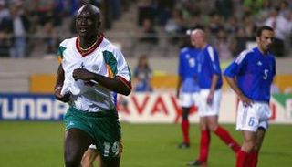 بابا بوبا ديوب نجم منتخب السنغال السابق