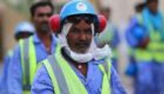قطر " تدهس" حقوق العمال الأجانب لصالح منشآت المونديال