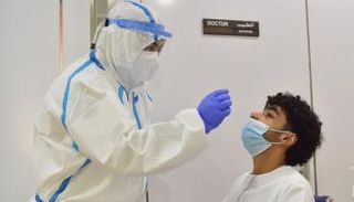 فحص كورونا في الإمارات