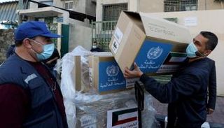 غزة تحصل على مساعدات طبية حيوية مع زيادة إصابات كوفيد-19