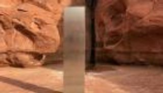 "زر إعادة 2020".. اختفاء "جسم غريب" من الصحراء الأمريكية