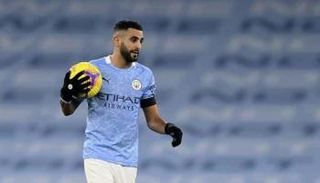 رياض محرز نجم فريق مانشستر سيتي ومنتخب الجزائر