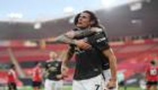 "العنصرية" تهدد كافاني بالإيقاف.. ورد رسمي من مانشستر يونايتد