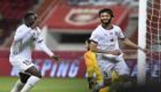 الدوري الإماراتي.. الجزيرة يطارد الصدارة بثلاثية في الفجيرة