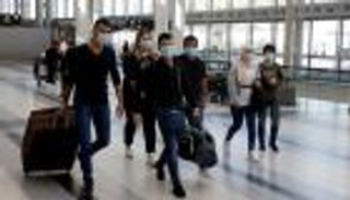 طلاب لبنان بالخارج في أزمة.. ديون هائلة ومستقبل يضيع