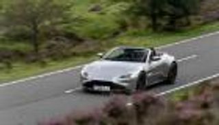 "فانتاج رودستر".. أستون مارتن تعلن سعر أيقونتها الجديدة