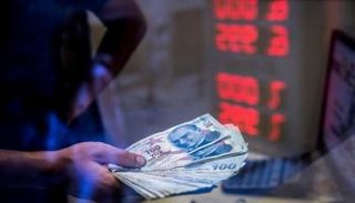 الليرة التركية تهبط 1% بعد تدابير جديدة بشأن الفيروس