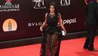 رانيا يوسف.. "فنانة تثير الغرائز" على السجادة الحمراء