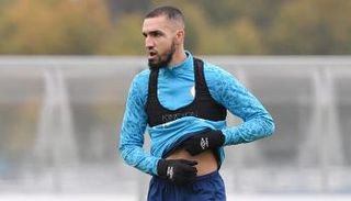 نبيل بن طالب لاعب شالكه