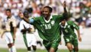 يوسف الثنيان.. نسخة مارادونا العربية في الملاعب السعودية