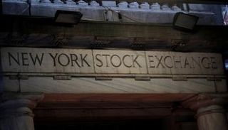 الواجهة الأمامية لبورصة نيويورك - رويترز