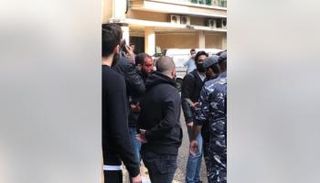مناصرو حزب الله يعتدون على الطلاب بالحرم الجامعي