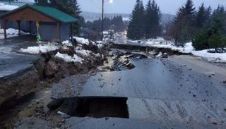 انهيارات أرضية في ألاسكا