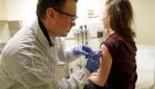 200 مليون أمريكي على موعد مع لقاح كورونا بحلول هذا الشهر