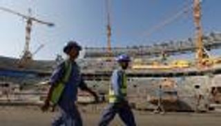 رغم إلغاء نظام الكفيل.. قطر تنتقم من العمال بـ"التمييز العنصري"