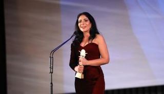 الفنانة منى زكي