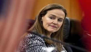 هل تصبح ميشيل فلورنوي أول وزيرة دفاع في تاريخ أمريكا