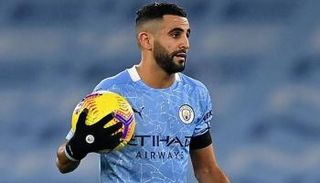 رياض محرز نجم فريق مانشستر سيتي ومنتخب الجزائر