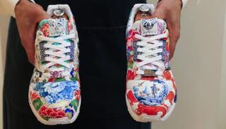 مزاد يسعى إلى بيع حذاء رياضي فريد بمليون دولار