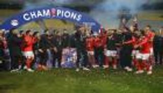 أبرزها مؤمن زكريا.. 3 لقطات مثيرة بعد تتويج الأهلي بكأس مصر