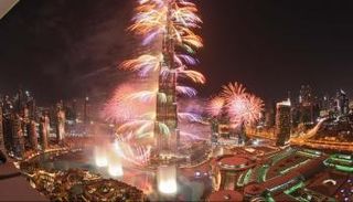 جانب من عروض برج خليفة المبهرة في ليلة رأس السنة