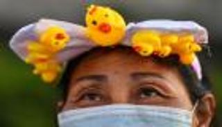 في تايلاند.. الاحتجاجات بـ"البطة الصفراء"