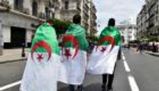 الجزائر 2020.. عسر سياسي بكورونا والثورة المضادة