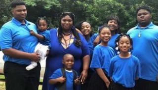 فرانشيسكا مع بعض الأبناء