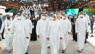 الشيخ منصور بن محمد بن راشد آل مكتوم يزرو معرض جيتكس
