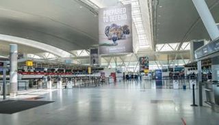 هبوط طائرة روسية بمطار 