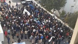 حصار "هيئة الإعلام" بتونس