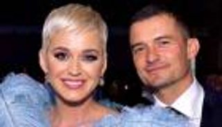 كيتي بيري تكشف عن هدية ابنتها من أريانا جراندي.. كم سعرها؟