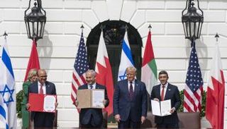التوقيع على اتفاقيات السلام في البيت الأبيض