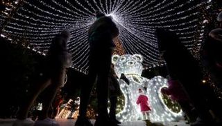 زينة الكريسماس في أحد أحياء مدينة نيس الفرنسية