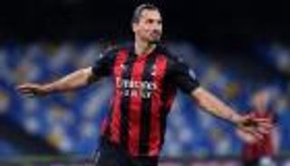 8 كرات ذهبية.. منحة إيطالية تتوج إبراهيموفيتش ملكا لكرة القدم