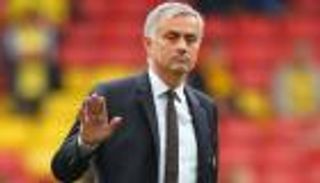 ليس توتنهام.. مورينيو يكشف مرشحه الأبرز للقب الدوري الأوروبي